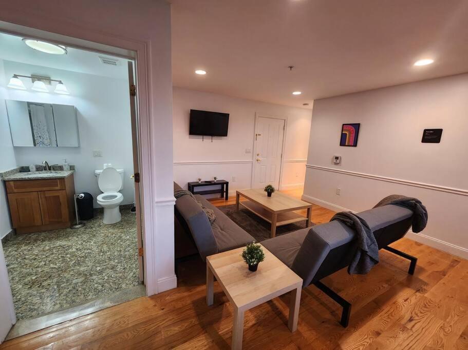 Luxurious 2 Bed ! Mins To Nyc! Lägenhet Union City Exteriör bild