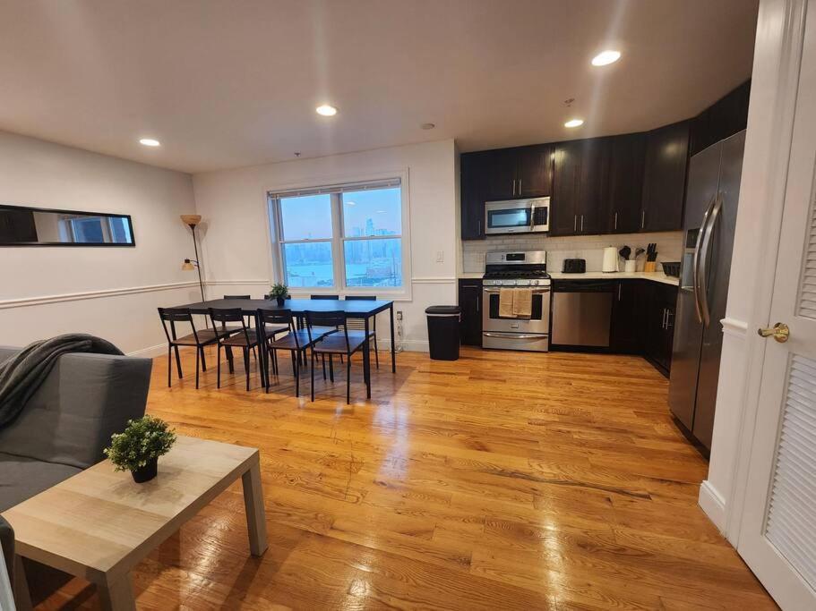 Luxurious 2 Bed ! Mins To Nyc! Lägenhet Union City Exteriör bild