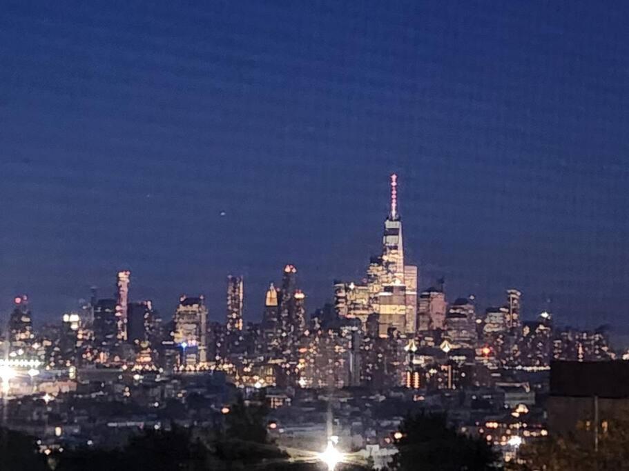 Luxurious 2 Bed ! Mins To Nyc! Lägenhet Union City Exteriör bild